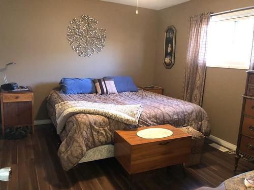 4405 14 Avenue, Vernon, BC - Indoor Photo Showing Bedroom