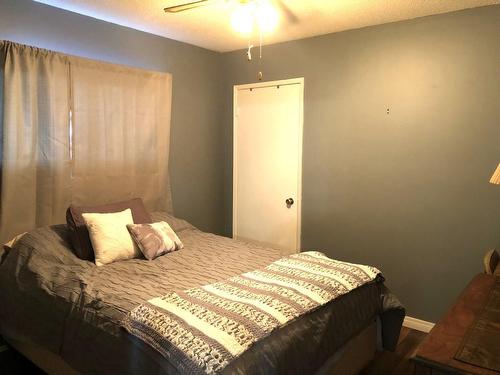 4405 14 Avenue, Vernon, BC - Indoor Photo Showing Bedroom