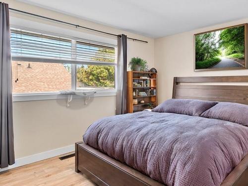 1240/1238 Gaggin Road, Kelowna, BC - Indoor Photo Showing Bedroom