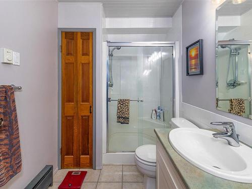 1581 Dufour Rd, Sooke, BC - Indoor Photo Showing Bathroom