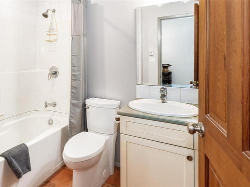 1581 Dufour Rd, Sooke, BC - Indoor Photo Showing Bathroom