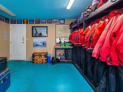 1581 Dufour Rd, Sooke, BC - Indoor With Storage