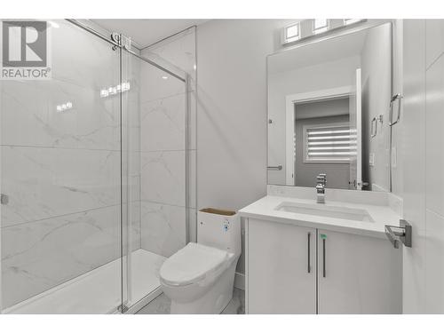 3559 Goldie Way, West Kelowna, BC - Indoor Photo Showing Bathroom