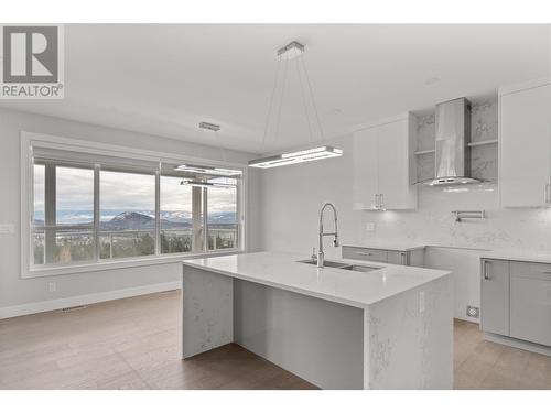 3559 Goldie Way, West Kelowna, BC - Indoor Photo Showing Kitchen With Upgraded Kitchen