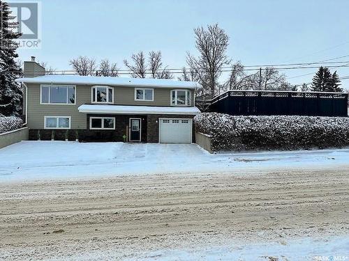 305 10Th Avenue Nw, Swift Current, SK - Outdoor