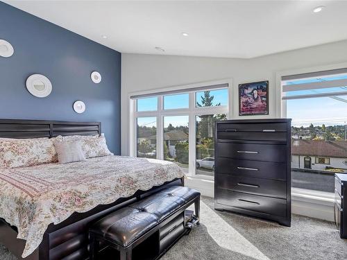 218 Crease Ave, Saanich, BC - Indoor Photo Showing Bedroom