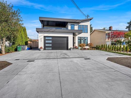 218 Crease Ave, Saanich, BC - Outdoor