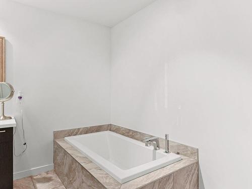 Salle de bains - 6-496 Rue Des Saules, Beauharnois, QC - Indoor Photo Showing Bathroom