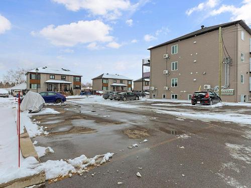 Stationnement - 6-496 Rue Des Saules, Beauharnois, QC - Outdoor