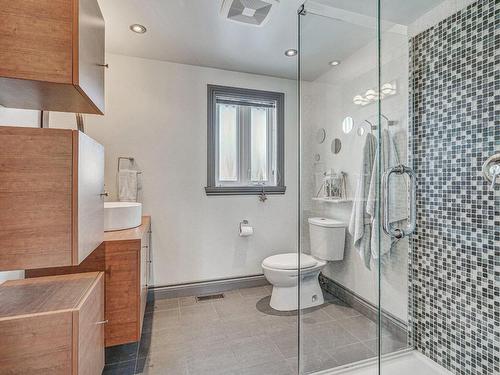Salle de bains - 1066 Rue Condé, Laval (Duvernay), QC - Indoor Photo Showing Bathroom