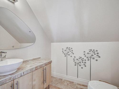 Salle d'eau - 1066 Rue Condé, Laval (Duvernay), QC - Indoor Photo Showing Bathroom