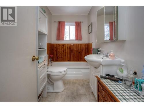3111 Niquidet Street, Horsefly, BC - Indoor Photo Showing Bathroom