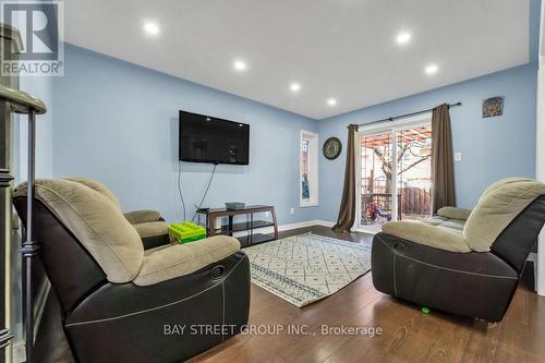 39 Blue Spruce Street, Brampton, ON - Indoor Photo Showing Living Room