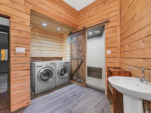 Bathroom - 118 1Re Rue, Saint-Blaise-Sur-Richelieu, QC - Indoor Photo Showing Laundry Room