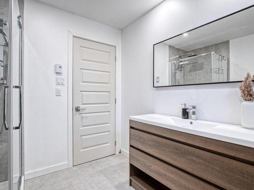 Bathroom - 279 21E Avenue, Sainte-Anne-De-Sabrevois, QC - Indoor