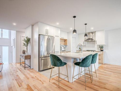 Kitchen - 279 21E Avenue, Sainte-Anne-De-Sabrevois, QC - Indoor Photo Showing Kitchen With Upgraded Kitchen