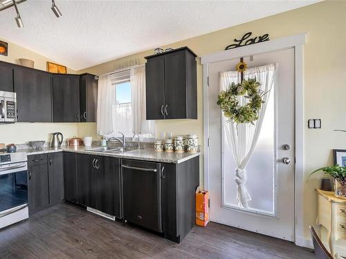 1-2740 Stautw Rd, Central Saanich, BC - Indoor Photo Showing Kitchen With Double Sink
