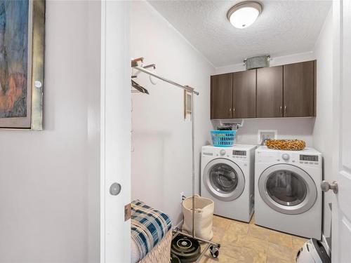 1-2740 Stautw Rd, Central Saanich, BC - Indoor Photo Showing Laundry Room