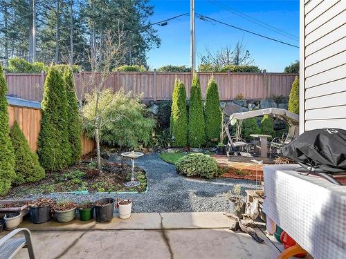 1-2740 Stautw Rd, Central Saanich, BC - Outdoor With Backyard