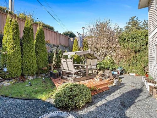 1-2740 Stautw Rd, Central Saanich, BC - Outdoor With Backyard