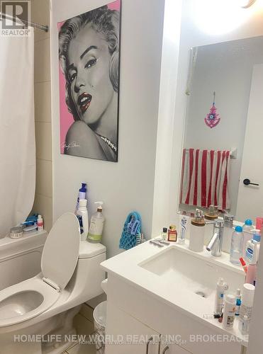 #3909 -426 University Ave, Toronto, ON - Indoor Photo Showing Bathroom