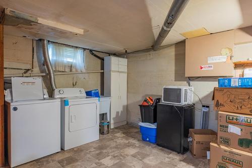 1171 Second Avenue, Trail, BC - Indoor Photo Showing Laundry Room