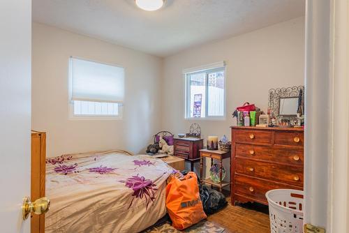 1171 Second Avenue, Trail, BC - Indoor Photo Showing Bedroom