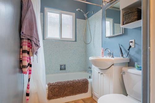 1171 Second Avenue, Trail, BC - Indoor Photo Showing Bathroom