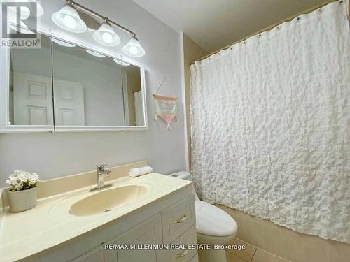 68 Campbell Drive, Brampton, ON - Indoor Photo Showing Bathroom