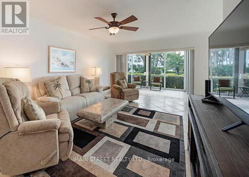 C - 4280 Belair Lane, Florida Usa, ON - Indoor Photo Showing Living Room