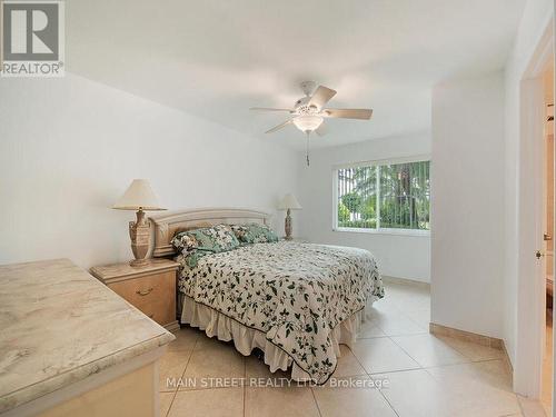 C - 4280 Belair Lane, Florida Usa, ON - Indoor Photo Showing Bedroom