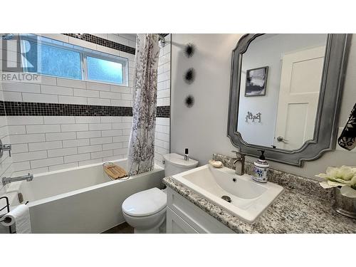 5007 Kyllo Road, 108 Mile Ranch, BC - Indoor Photo Showing Bathroom