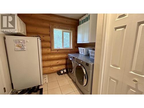 4906 Kitwanga Drive, 108 Mile Ranch, BC - Indoor Photo Showing Laundry Room