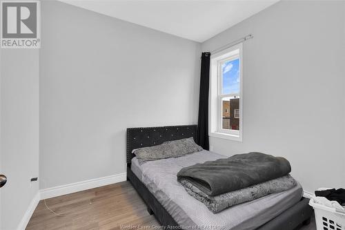 1332 Wyandotte Street East, Windsor, ON - Indoor Photo Showing Bedroom
