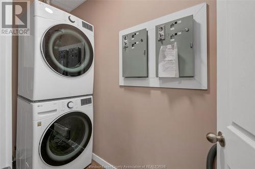 1332 Wyandotte Street East, Windsor, ON - Indoor Photo Showing Laundry Room