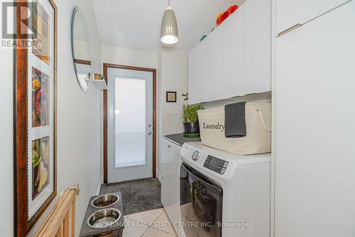 4552 Gullfoot Circ, Mississauga, ON - Indoor Photo Showing Laundry Room
