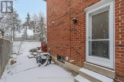 4552 Gullfoot Circ, Mississauga, ON - Outdoor With Exterior