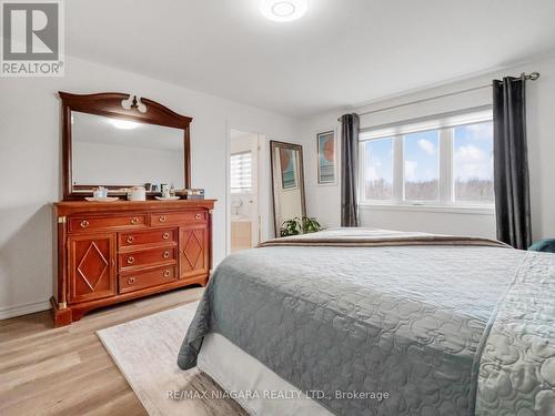 1478 Marina Drive, Fort Erie, ON - Indoor Photo Showing Bedroom