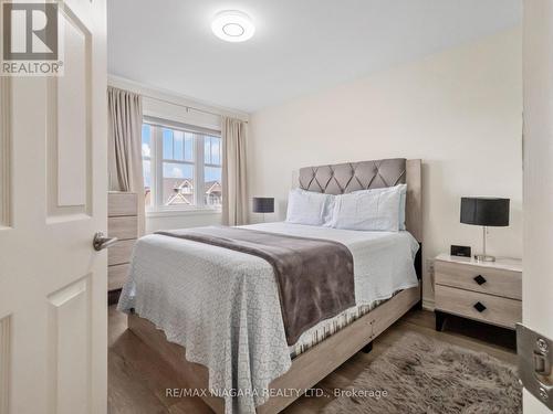 1478 Marina Drive, Fort Erie, ON - Indoor Photo Showing Bedroom