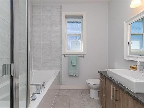 1714 Meagan St, Crofton, BC - Indoor Photo Showing Bathroom