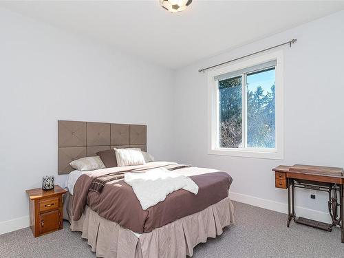 1714 Meagan St, Crofton, BC - Indoor Photo Showing Bedroom