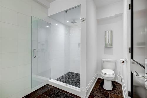 397 King Street W|Unit #215, Dundas, ON - Indoor Photo Showing Bathroom