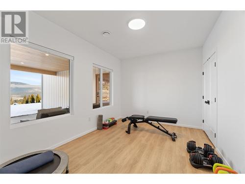 1041 19 Avenue Se, Salmon Arm, BC - Indoor Photo Showing Gym Room