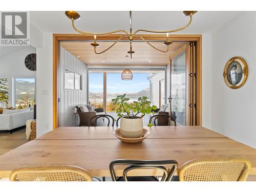 1041 19 Avenue Se, Salmon Arm, BC - Indoor Photo Showing Dining Room