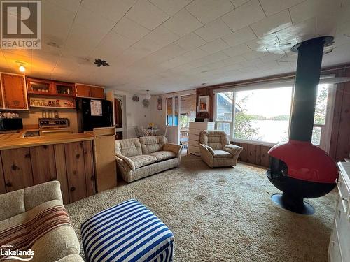10689 Kawagama - Moorelands Bay - Wao, Dorset, ON - Indoor Photo Showing Living Room