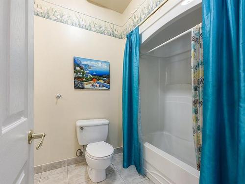 Salle de bains - 2261 Rue De Nice, Saint-Lazare, QC - Indoor Photo Showing Bathroom