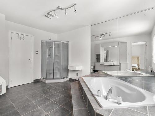 Salle de bains attenante Ã  la CCP - 1025 38E Avenue, Laval (Fabreville), QC - Indoor Photo Showing Bathroom