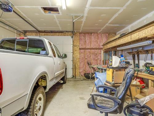 2530 Anderson Ave, Port Alberni, BC - Indoor Photo Showing Garage