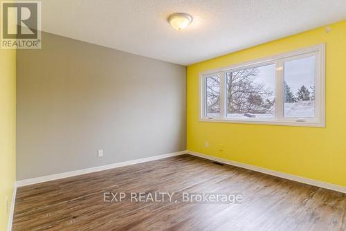 83 Green Briar Rd, New Tecumseth, ON - Indoor Photo Showing Other Room
