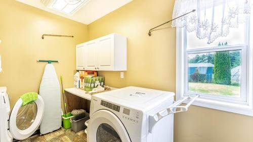 409 33Rd Avenue S, Erickson, BC - Indoor Photo Showing Laundry Room